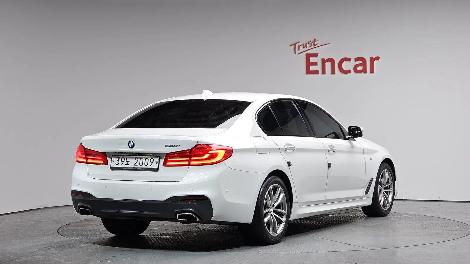 BMW Série 5 (G30) 530i M Sport 2017 — photo 1 sur 20