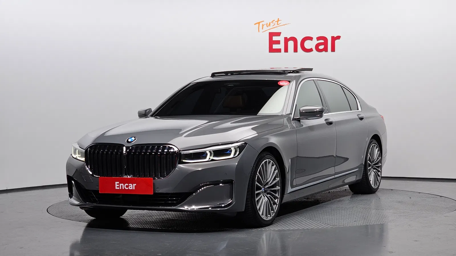 BMW Série 7 (G11) 740Li xDrive Design Pure Excellence 2021 — photo 1 sur 20