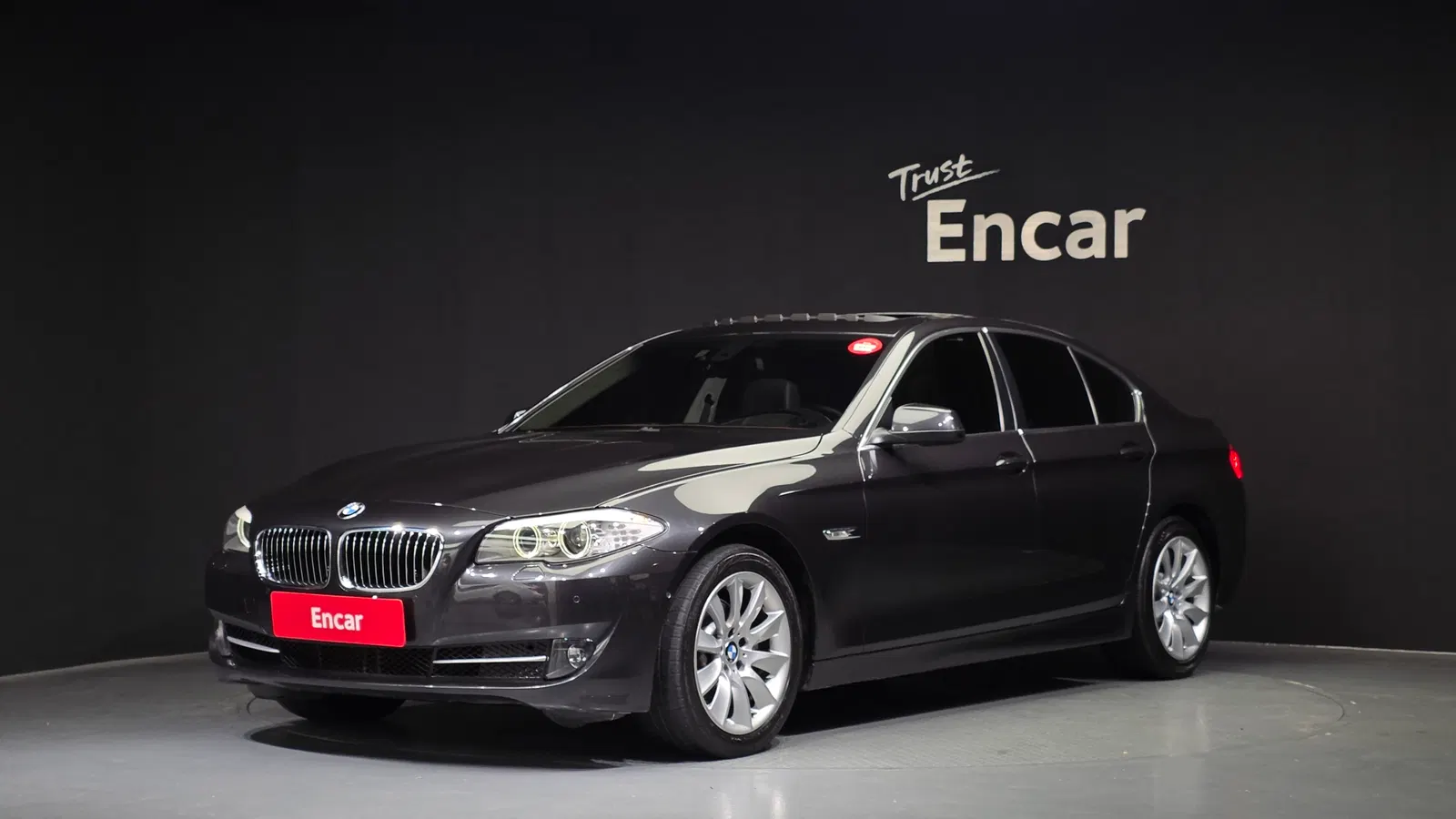 BMW Série 5 (F10) 528i 2013 — photo 1 sur 20