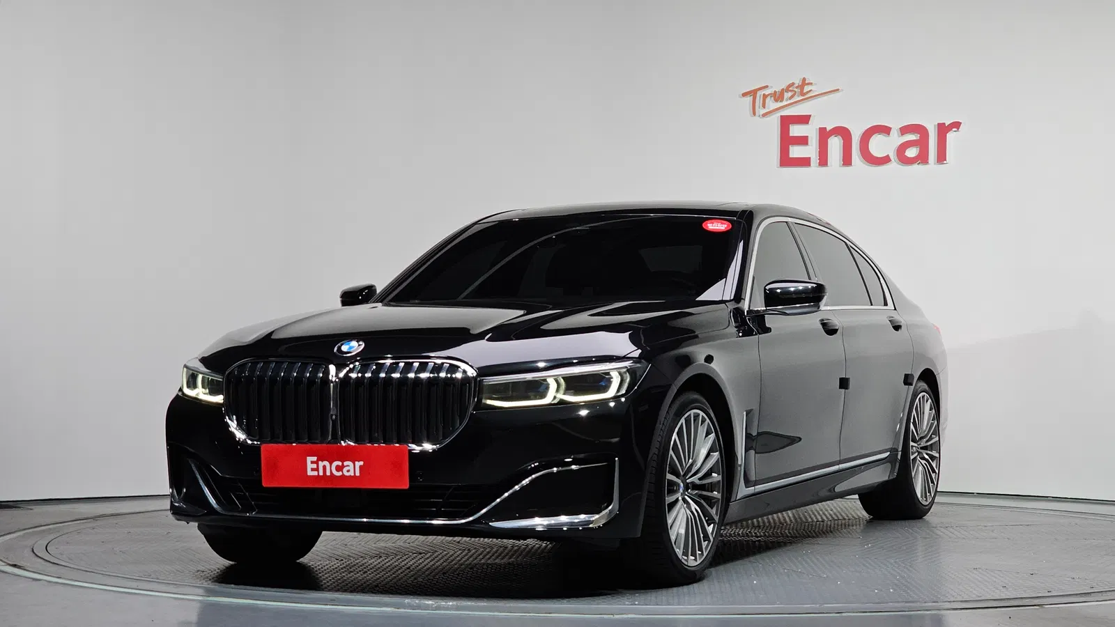 BMW Série 7 (G11) 740Li xDrive Design Pure Excellence 2021 — photo 1 sur 20