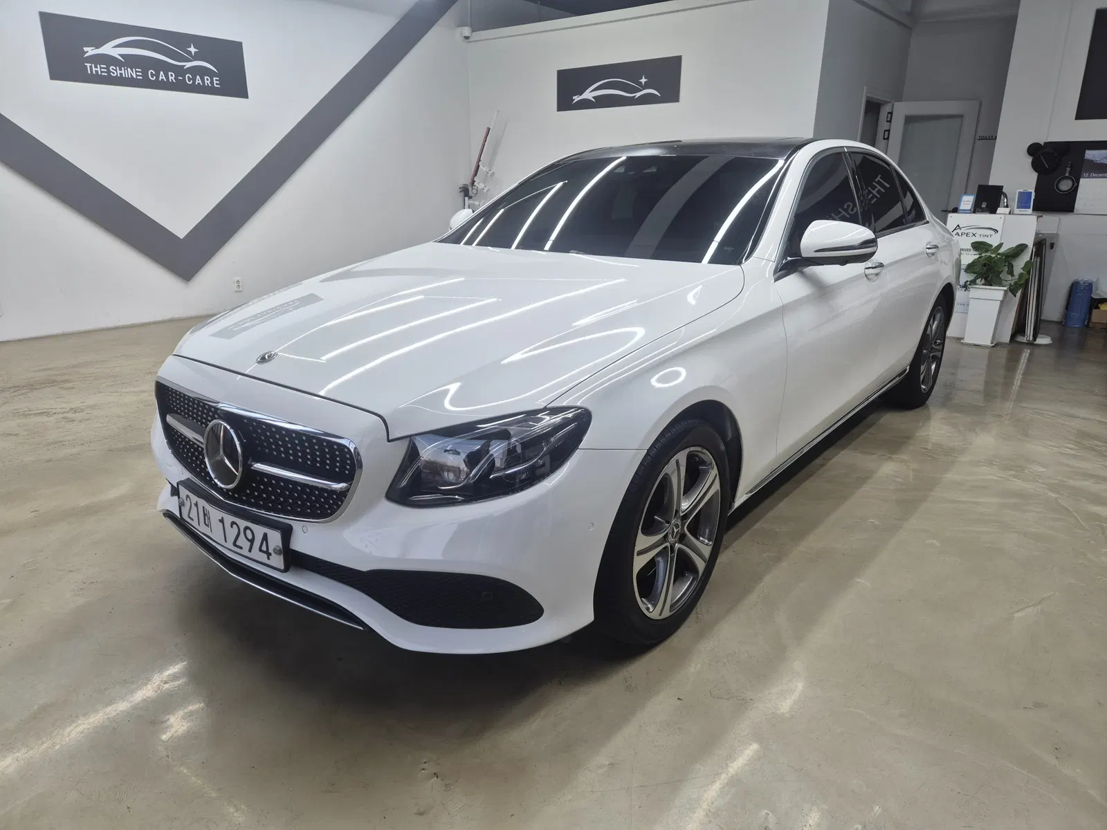 Mercedes-Benz Classe E E300 4MATIC Avantgarde Intelligent Drive (W213) 2017 — photo 1 sur 24