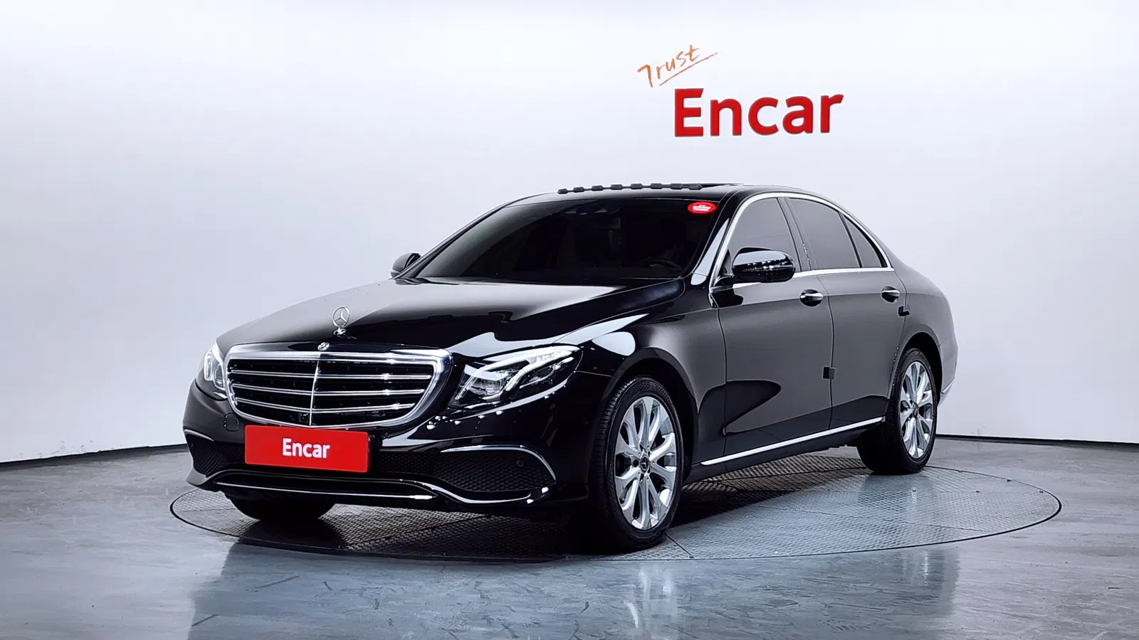 Mercedes-Benz Classe E E300 4MATIC Exclusive (W213) 2018 — photo 1 sur 20