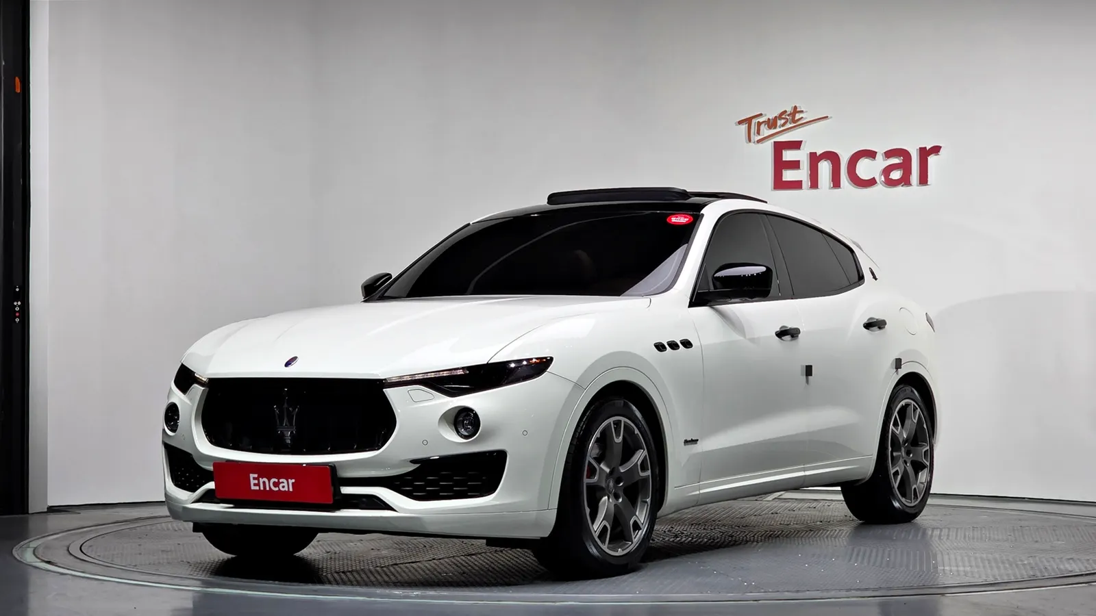 Maserati Levante 3.0 AWD GranLusso 2019 — photo 1 sur 30