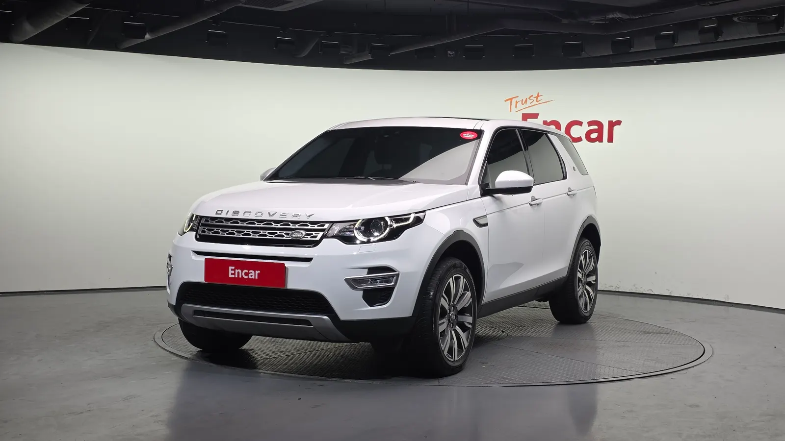 Land Rover Discovery Sport 2.0 TD4 HSE Luxury 2019 — photo 1 sur 20