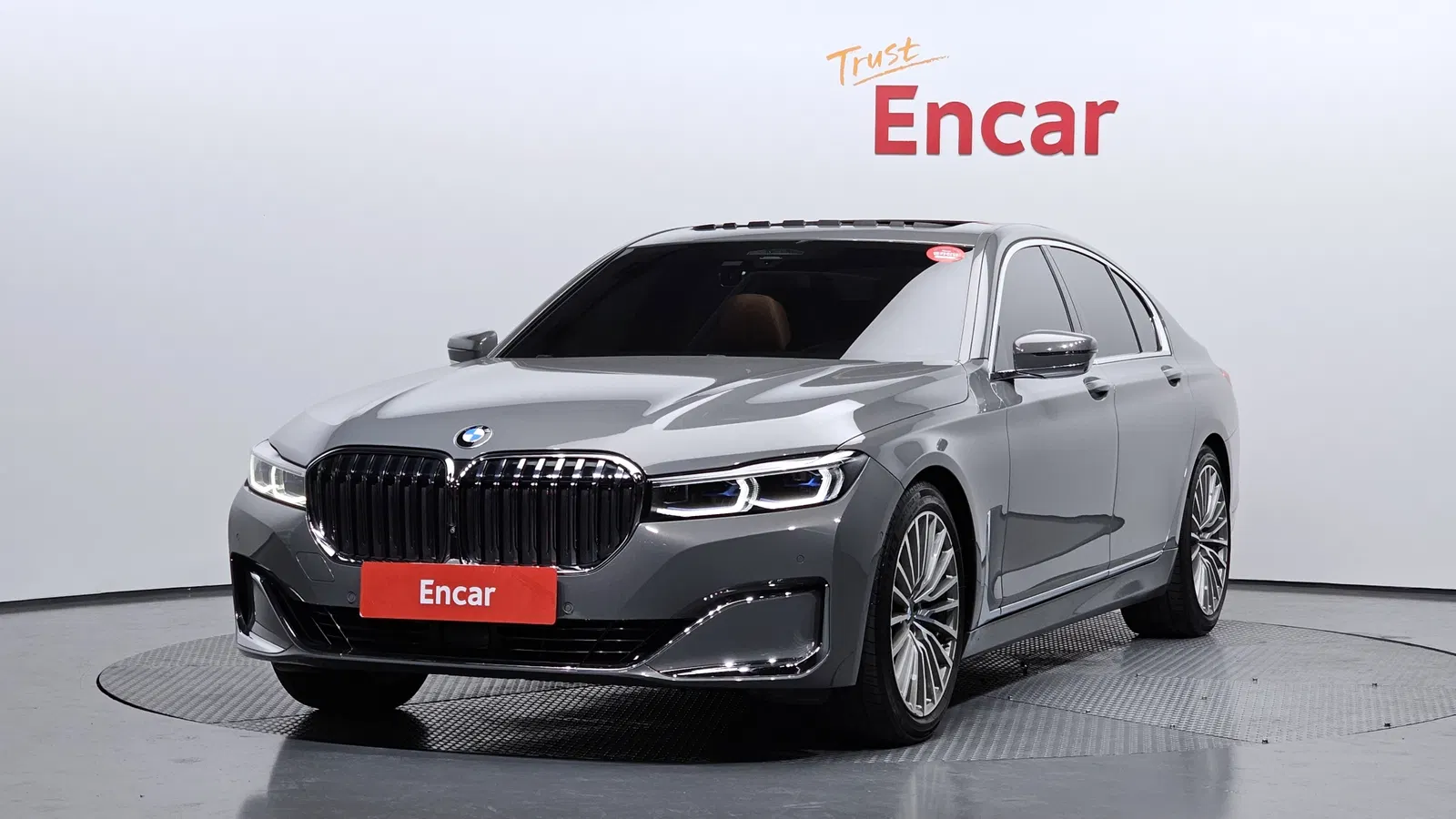BMW Série 7 (G11) 740i Design Pure Excellence 2021 — photo 1 sur 20
