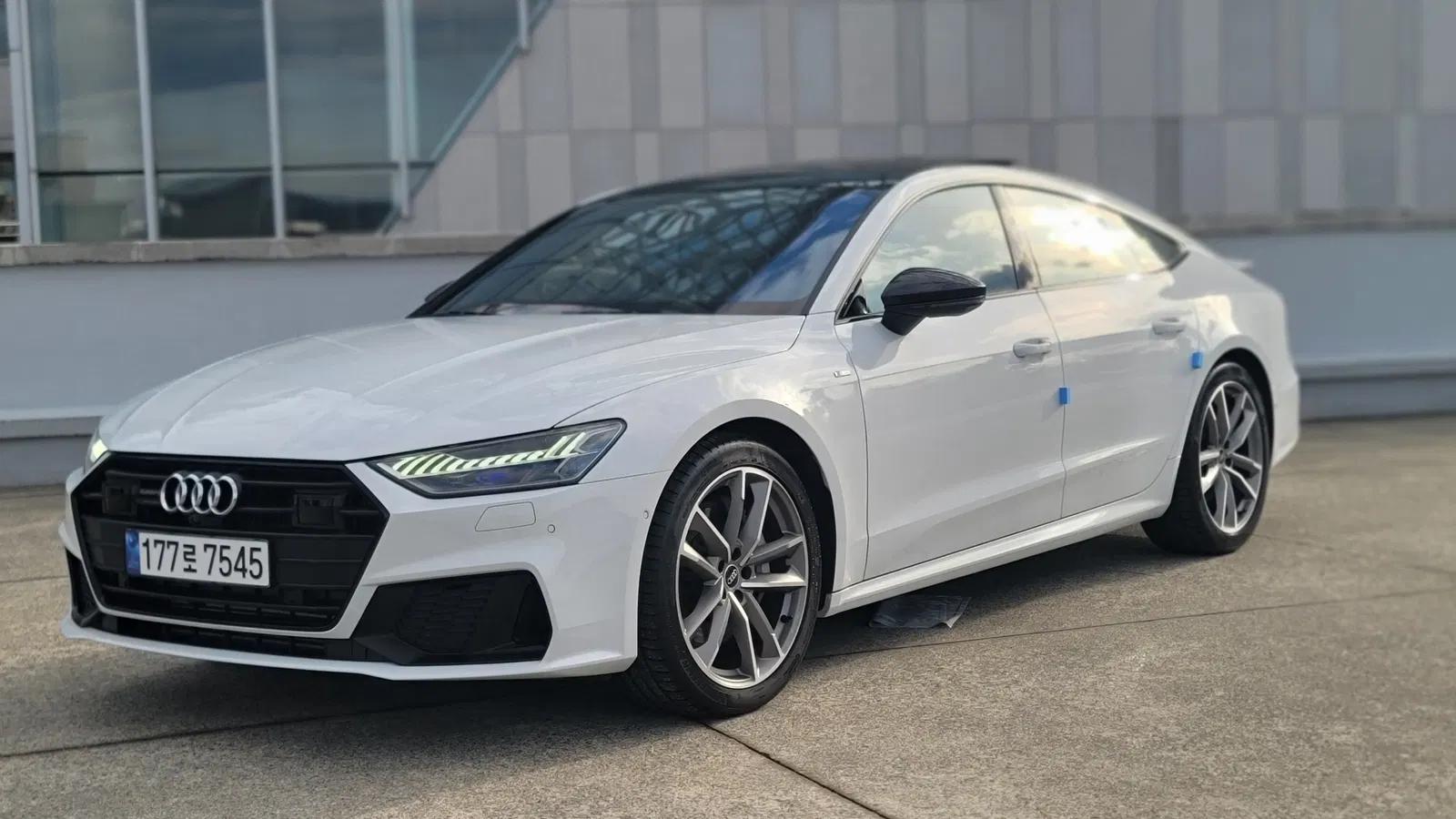 Audi A7 (4K) 55 TFSI Quattro Premium 2022 — photo 1 sur 26