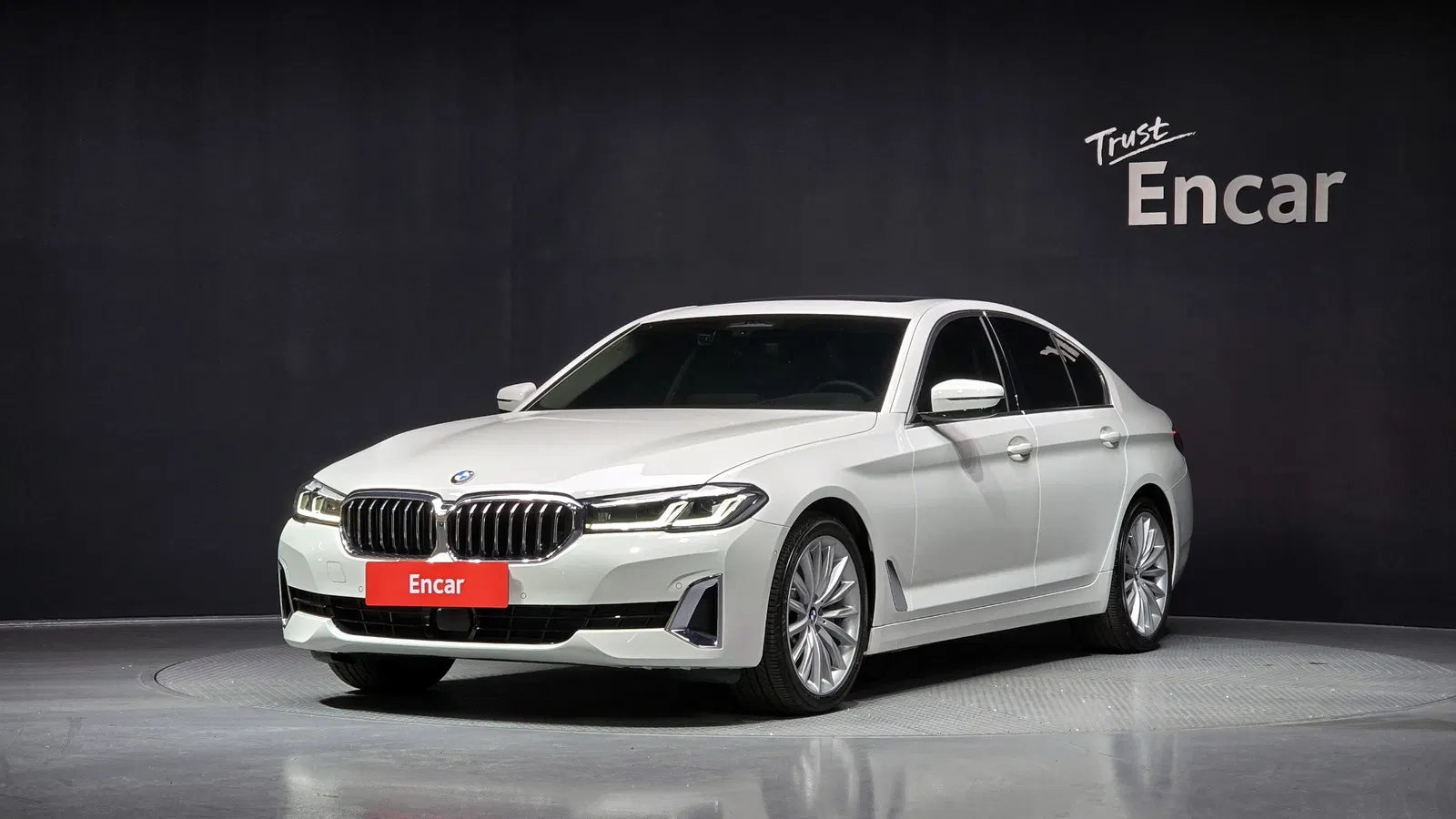 BMW Série 5 (G30) 530i Luxury 2023 — photo 1 sur 8