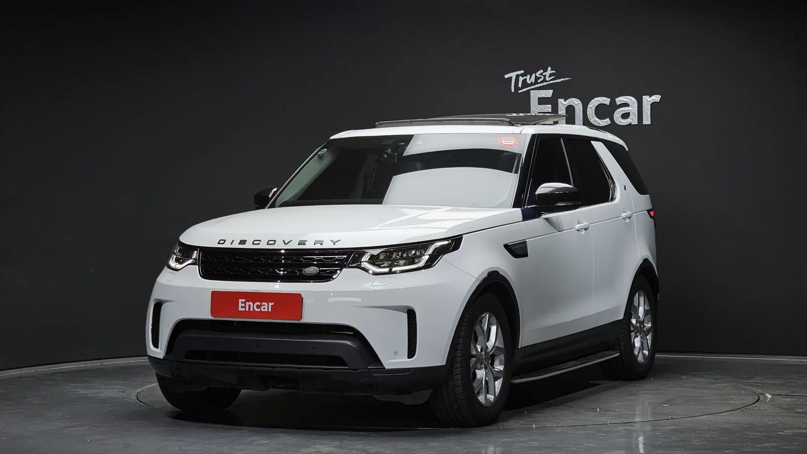 Land Rover Discovery 5 2.0 SD4 SE 2018 — photo 1 sur 20