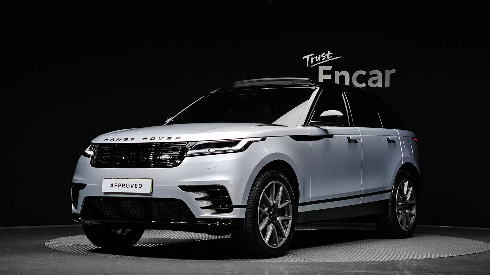 Land Rover Range Rover Velar 2.0 P400E Dynamic SE 2024 — photo 1 sur 20