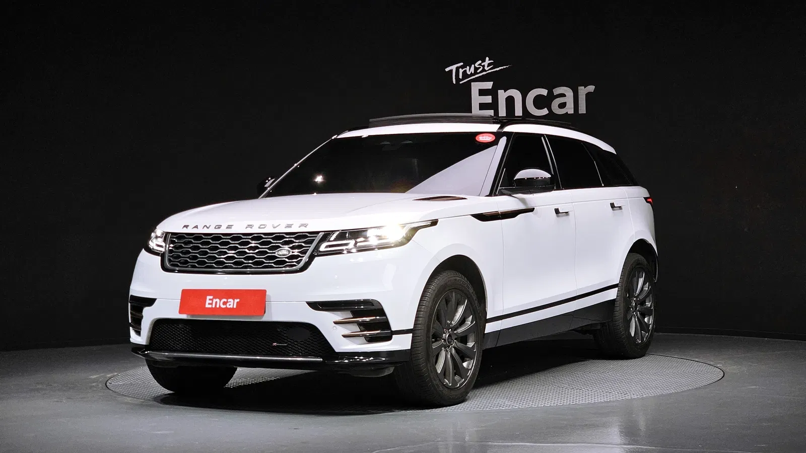Land Rover Range Rover Velar 2.0 P250 R-Dynamic SE 2023 — photo 1 sur 26