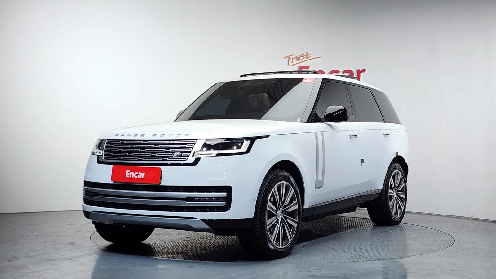 Land Rover Range Rover 5e génération P550E AB 2025 — photo 1 sur 20