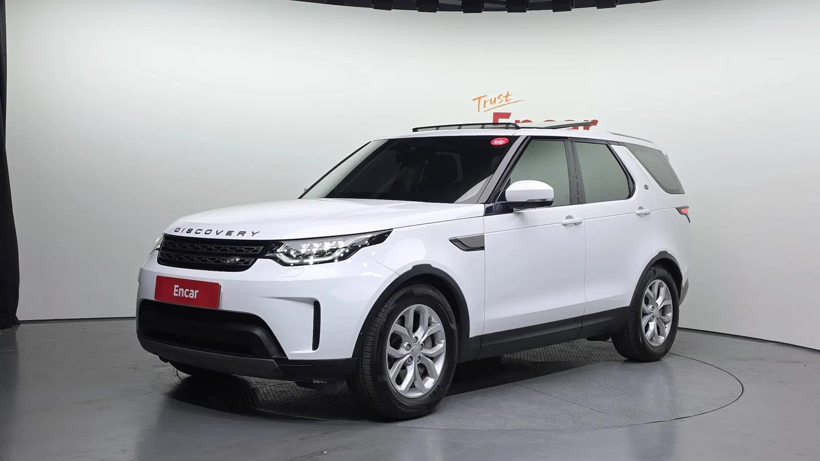 Land Rover Discovery 5 3.0 SD6 SE 2019 — photo 1 sur 20