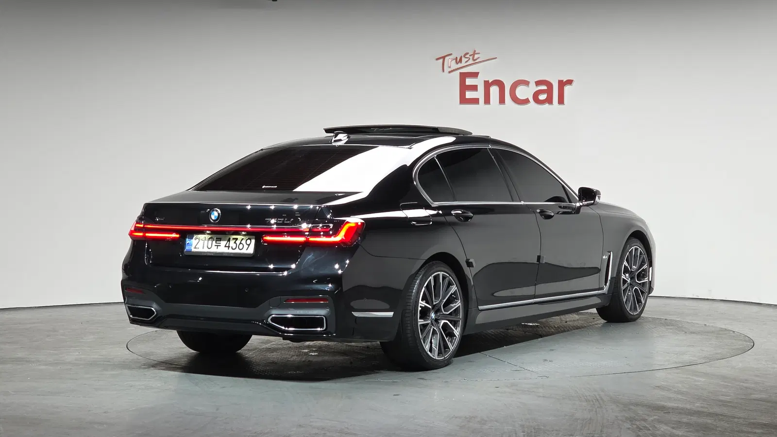 BMW Série 7 (G11) 740Li xDrive M Sport 2021 — photo 1 sur 20