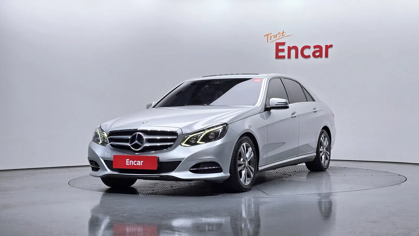 Mercedes-Benz Classe E E220 CDI Avantgarde (W212) 2014 — photo 1 sur 20