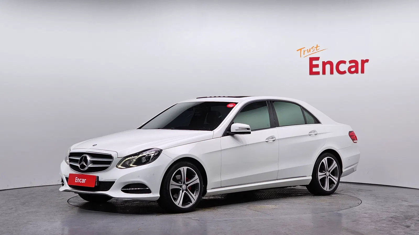 Mercedes-Benz Classe E E220 CDI Avantgarde (W212) 2014 — photo 1 sur 8