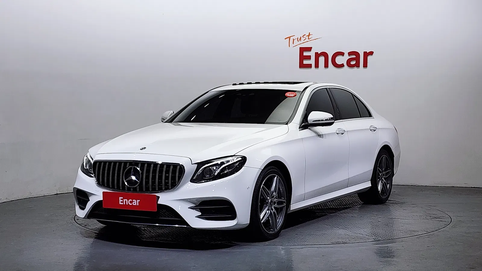 Mercedes-Benz Classe E AMG Line · E300 (W213) 2019 — photo 1 sur 20
