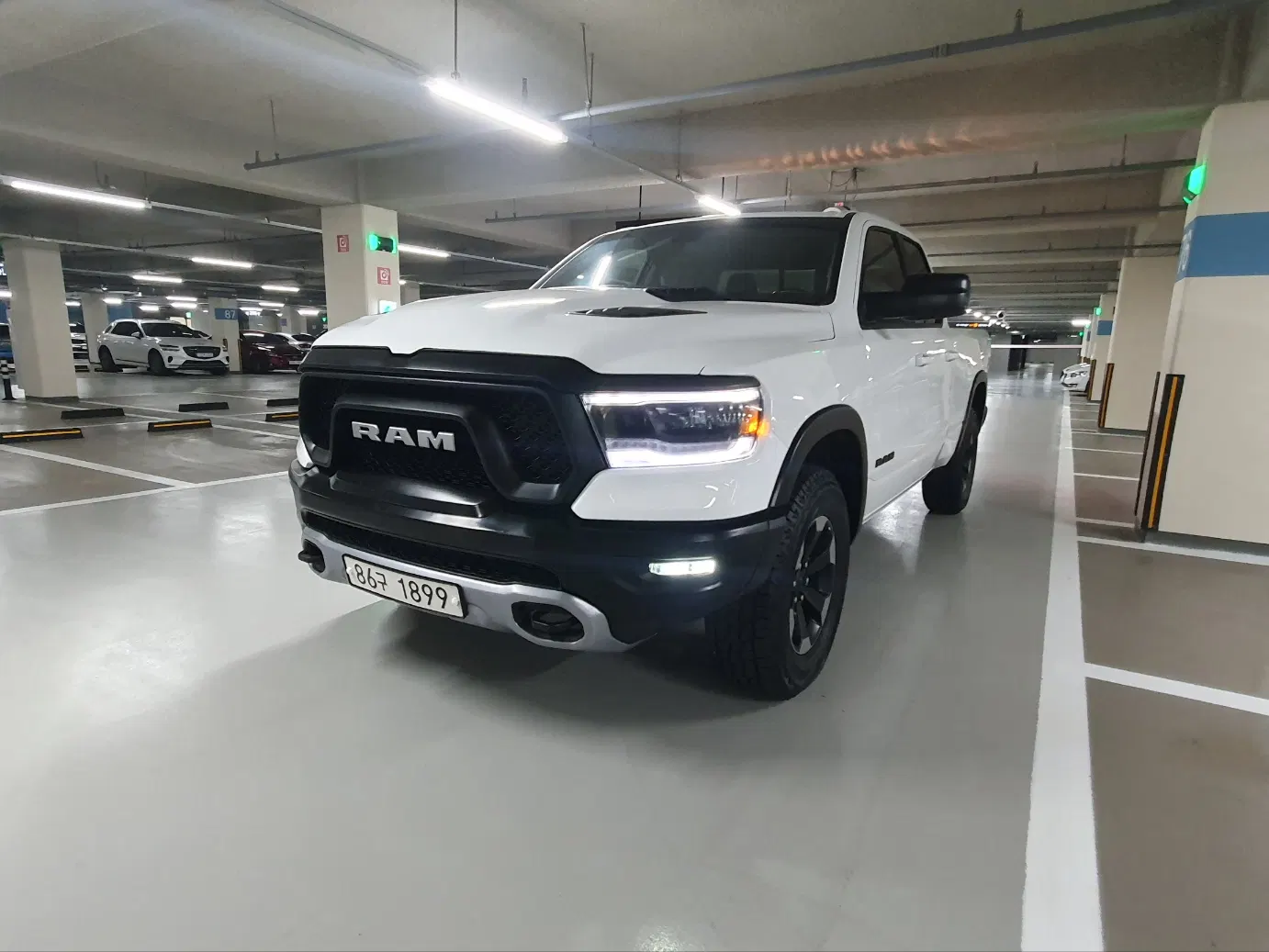 Dodge RAM Pickup 5.7 2020 — photo 1 sur 26