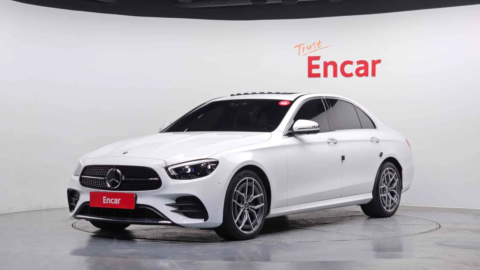 Mercedes-Benz Classe E AMG Line · E220d 4MATIC (W213) 2022 — photo 1 sur 20