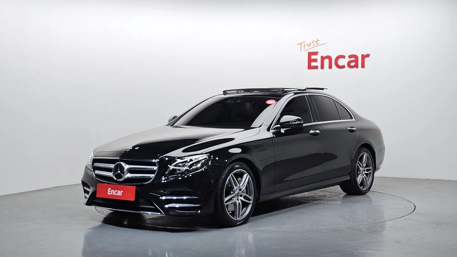 Mercedes-Benz Classe E AMG Line · E300 4MATIC (W213) 2020 — photo 1 sur 20