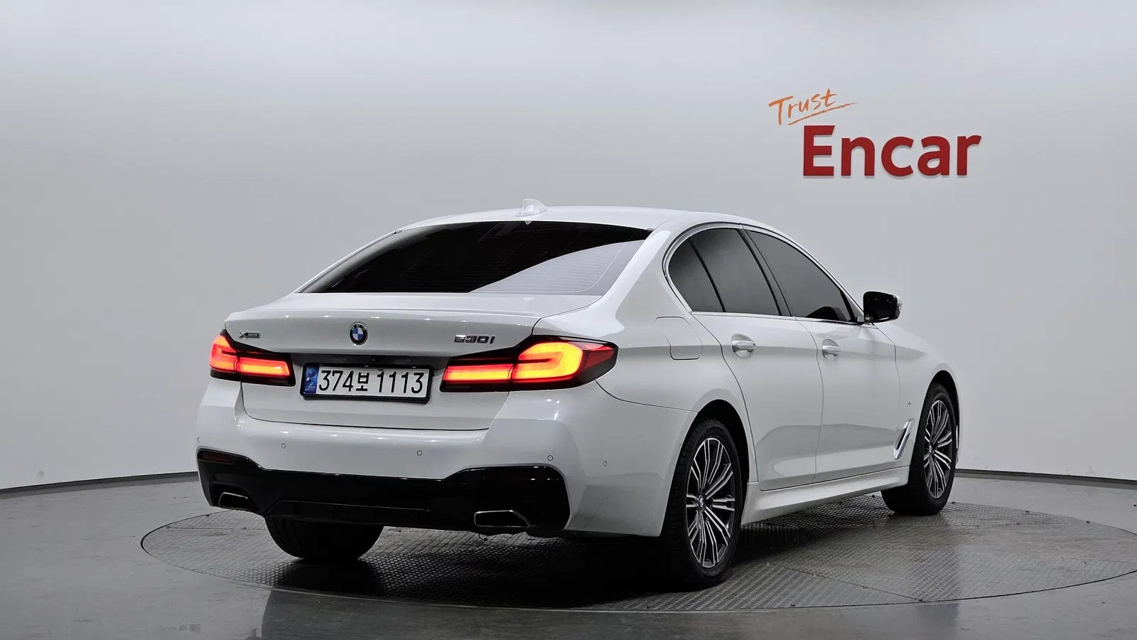 BMW Série 5 (G30) 520i Luxury 2018 — photo 1 sur 20