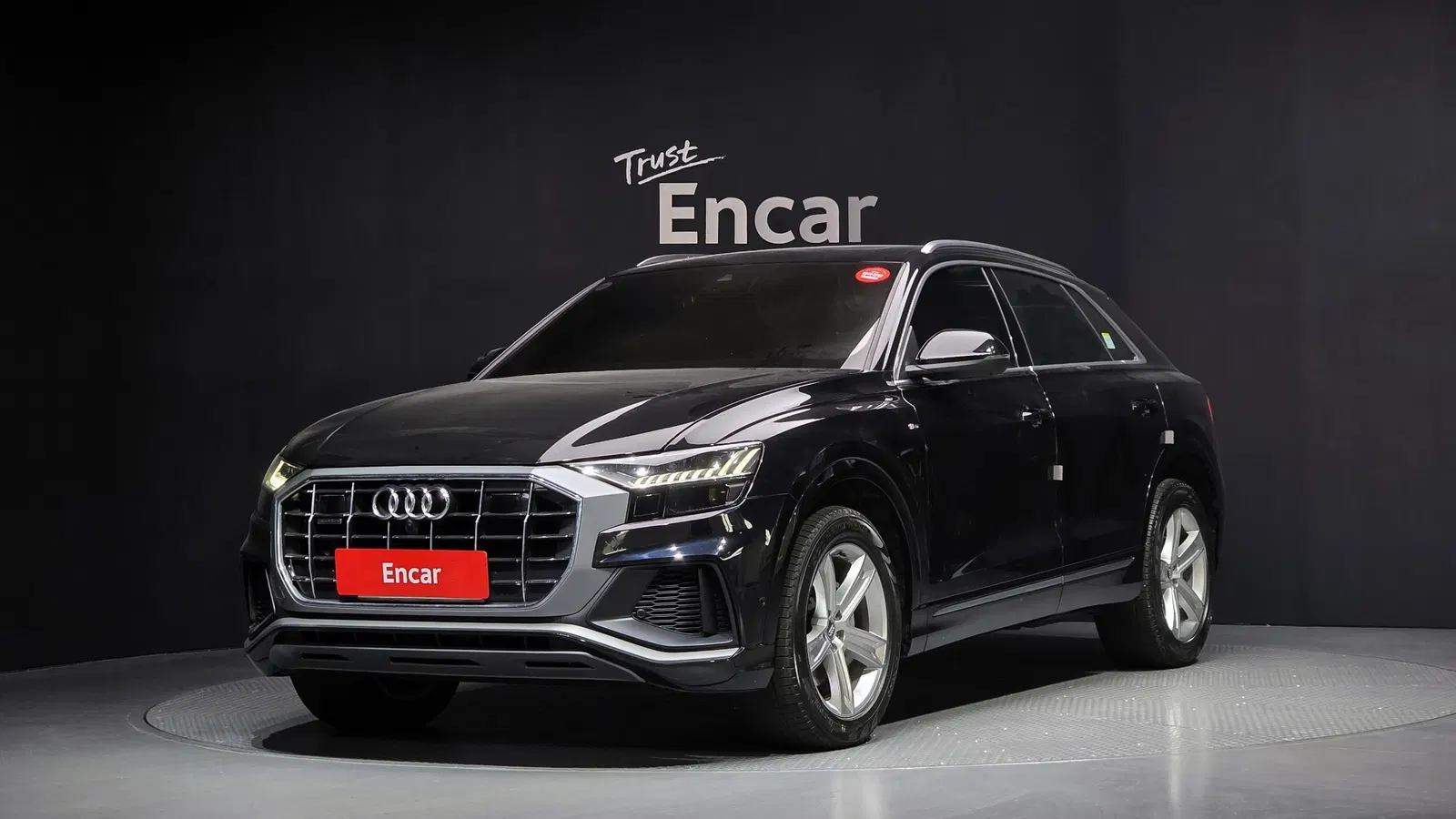 Audi Q8 (4M) 45 TDI Quattro Premium 2021 — photo 1 sur 26