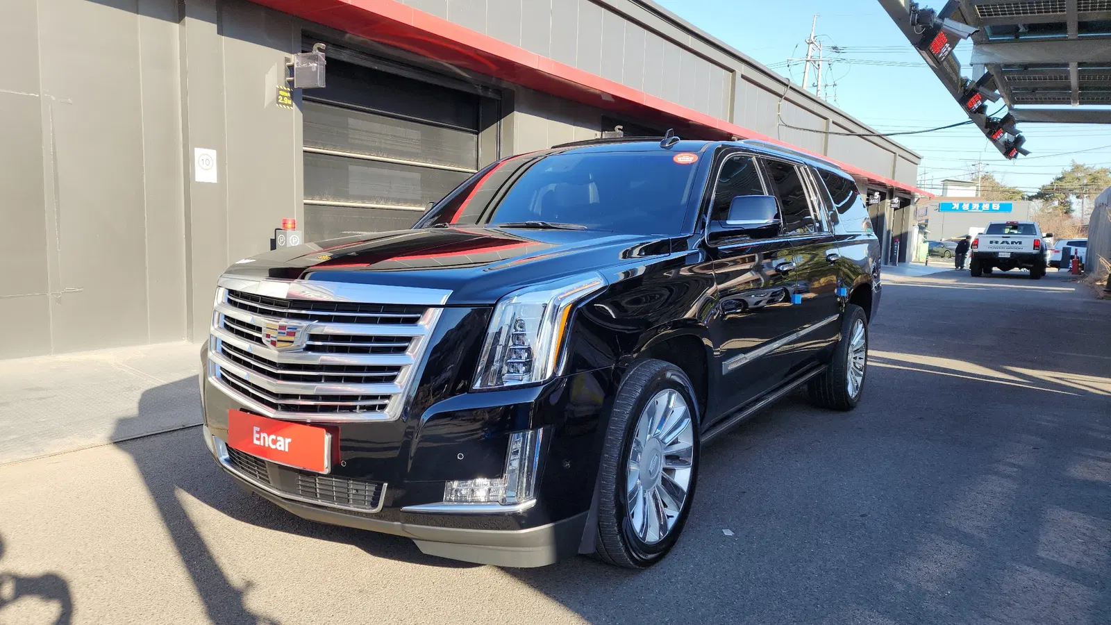 Cadillac Escalade 6.2 ESV 2018 — photo 1 sur 20