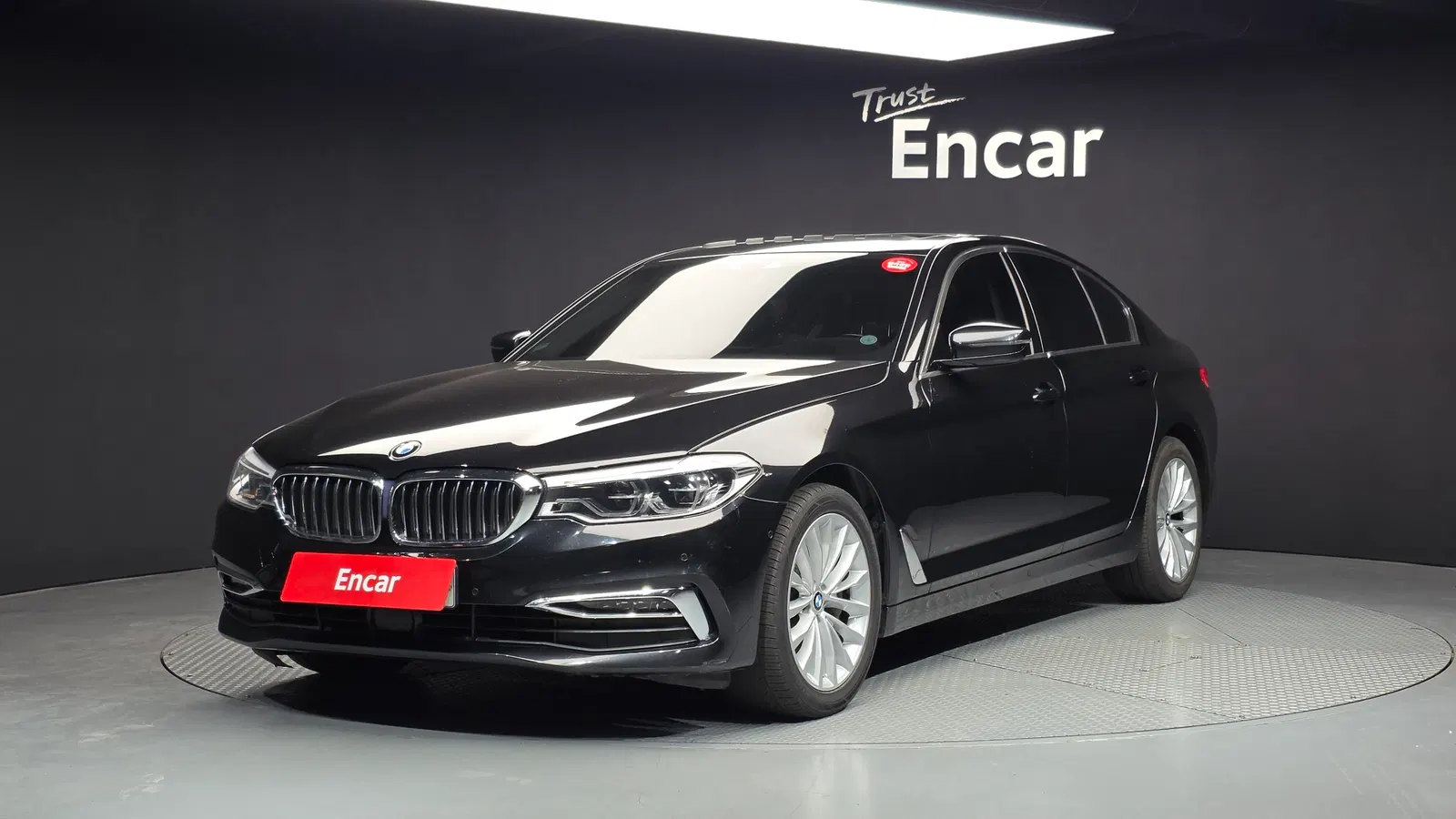 BMW Série 5 (G30) 530i xDrive Luxury Plus 2019 — photo 1 sur 20