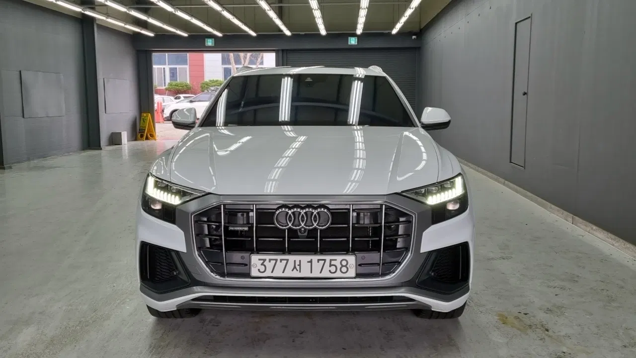 Audi Q8 (4M) 50 TDI Quattro Premium 2020 — photo 1 sur 24
