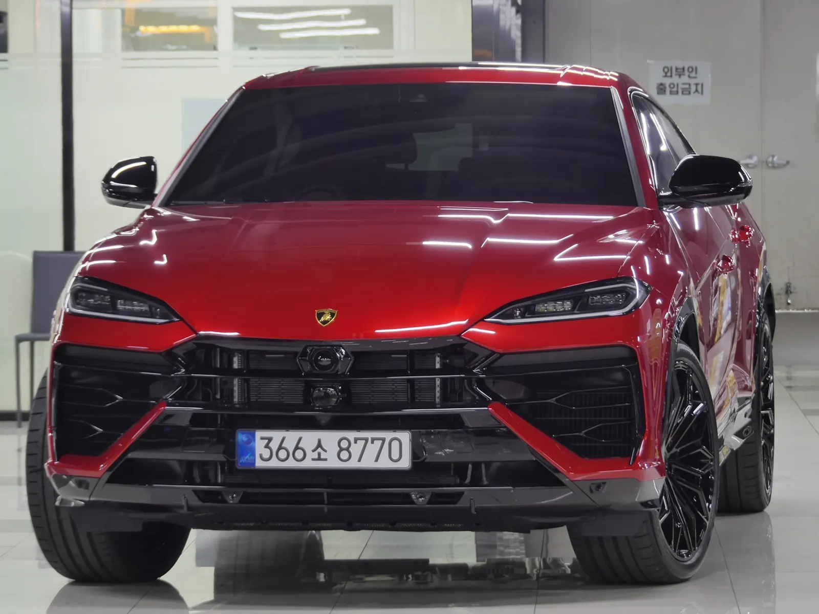 Lamborghini Urus 4.0 V8 SE 2025 — photo 1 sur 23