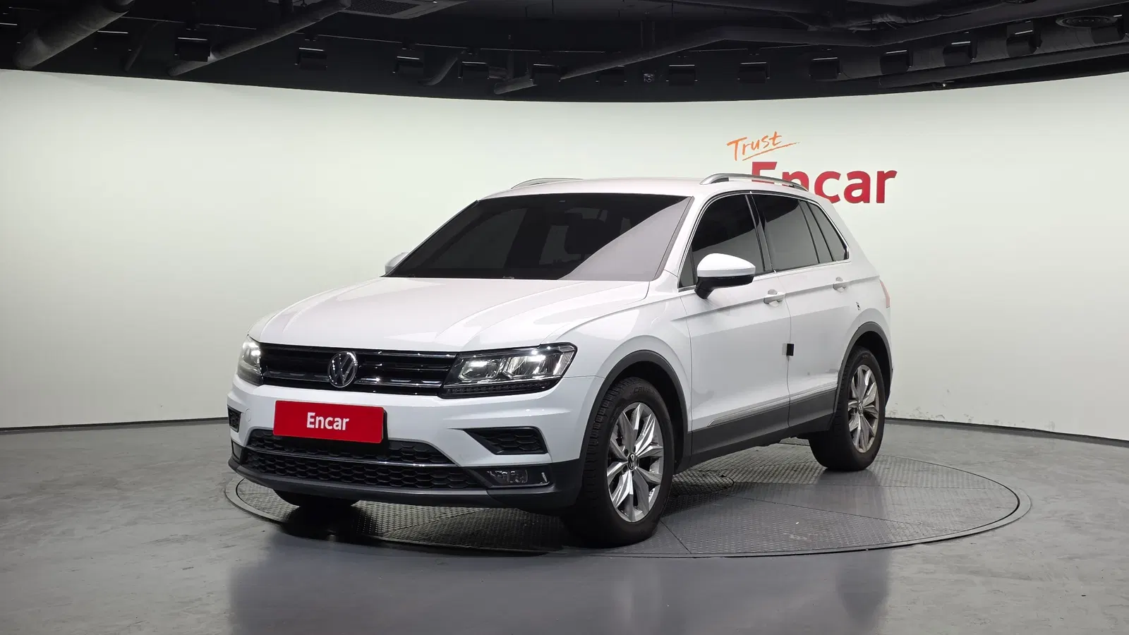 Volkswagen Tiguan 2e génération 2.0 TDI Premium 2018 — photo 1 sur 20