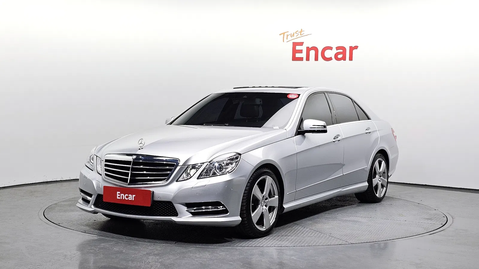 Mercedes-Benz Classe E E300 Avantgarde Sport Package (W212) 2013 — photo 1 sur 20
