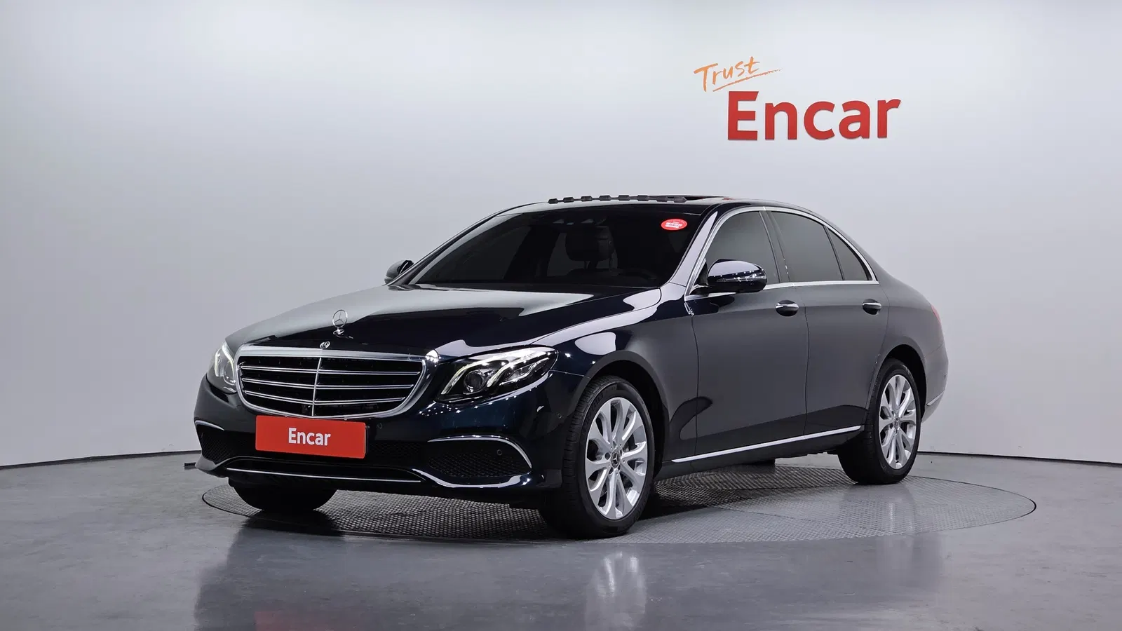 Mercedes-Benz Classe E E300 4MATIC Exclusive (W213) 2018 — photo 1 sur 20