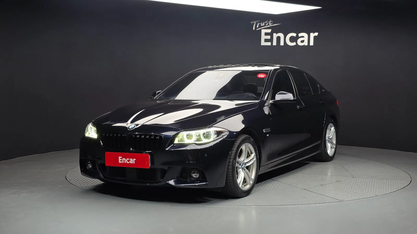 BMW Série 5 (F10) 528i xDrive M AeroDynamic Special Edition 2016 — photo 1 sur 20