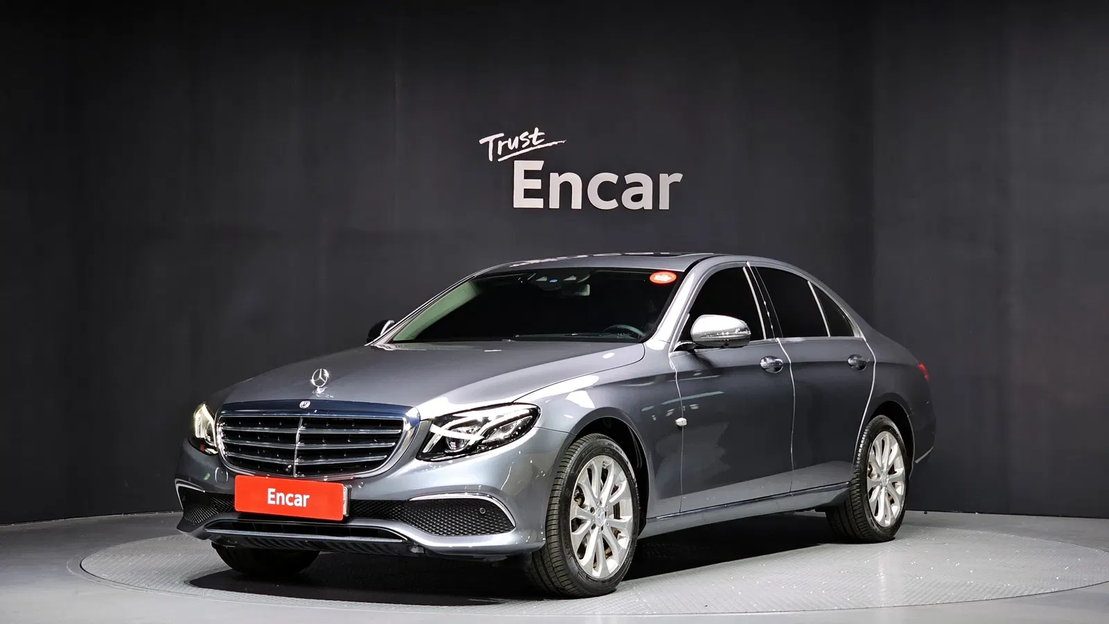 Mercedes-Benz Classe E E300 4MATIC Exclusive (W213) 2019 — photo 1 sur 20
