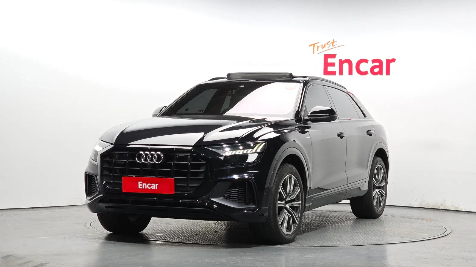 Audi Q8 (4M) 55 TFSI Quattro Premium 2021 — photo 1 sur 20