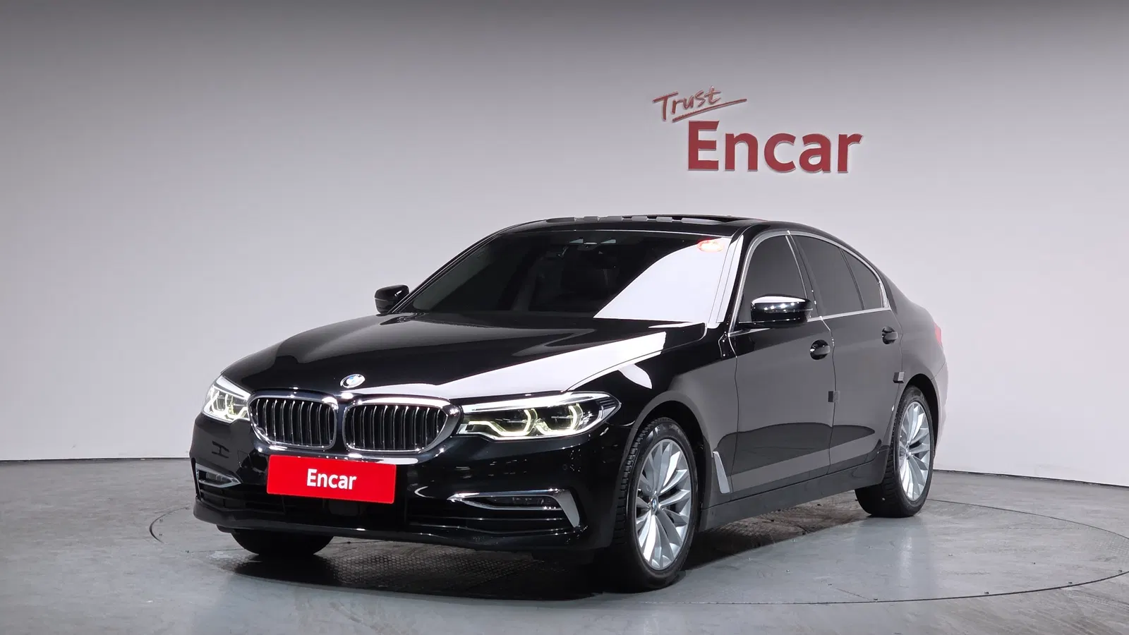 BMW Série 5 (G30) 530i xDrive Luxury Plus 2020 — photo 1 sur 20