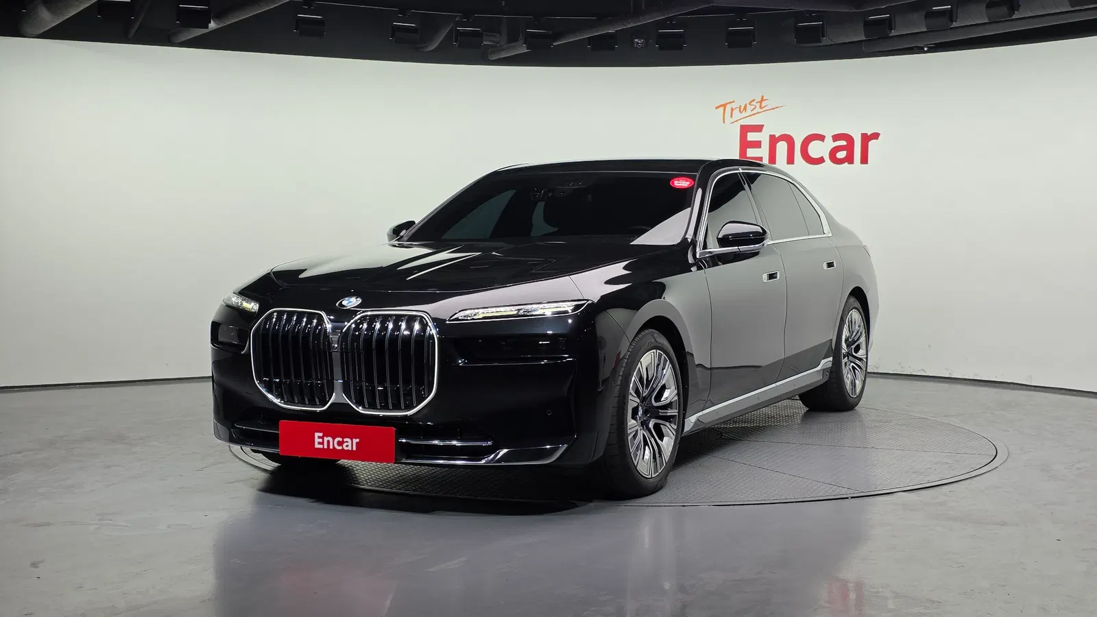 BMW Série 7 (G70) 740d xDrive Design Pure Excellence 2023 — photo 1 sur 20