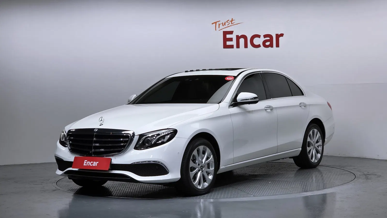 Mercedes-Benz Classe E E300 4MATIC Exclusive (W213) 2018 — photo 1 sur 20
