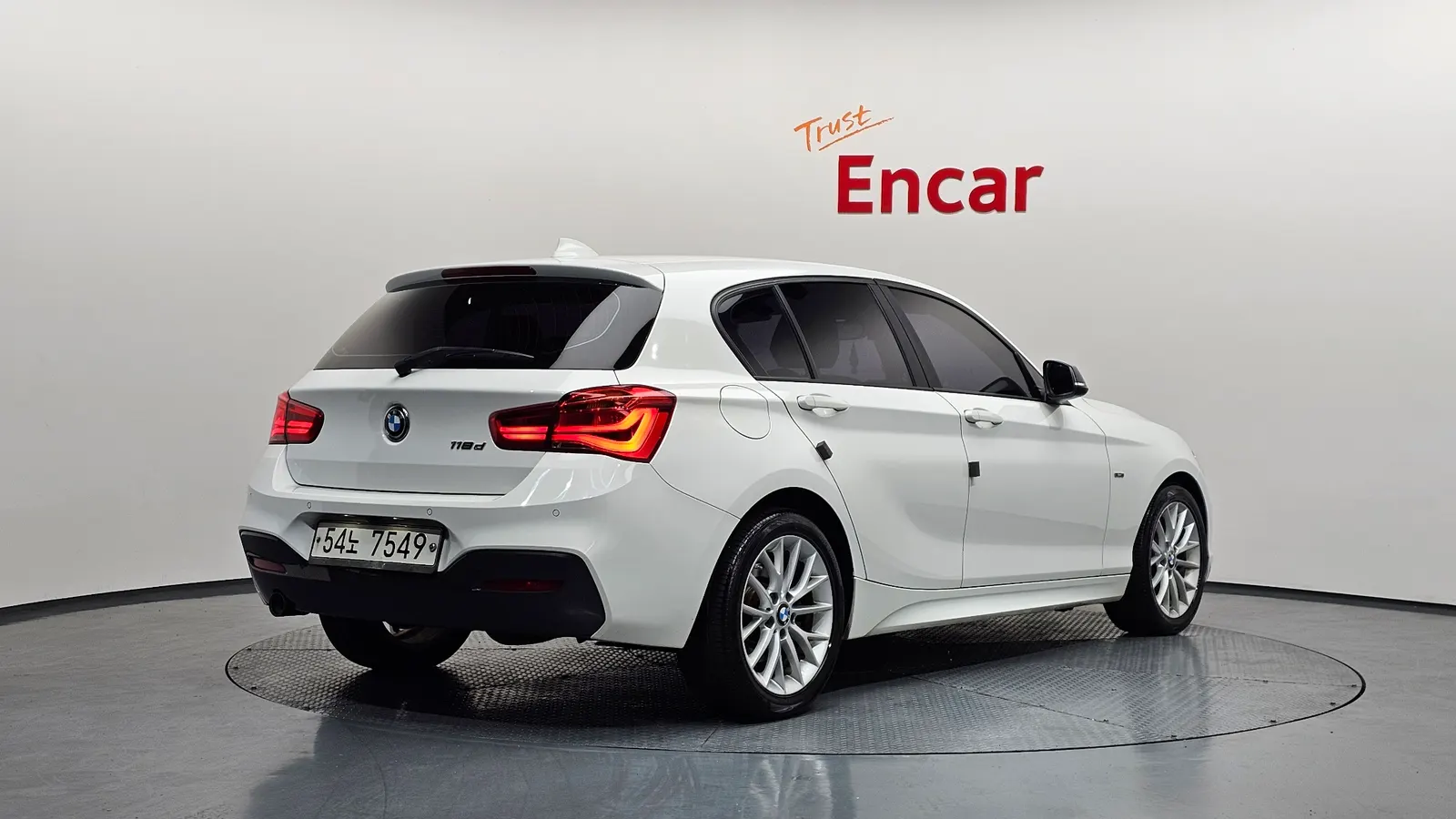 BMW Série 1 (F20) 118d Sport 5 portes 2016 — photo 1 sur 26