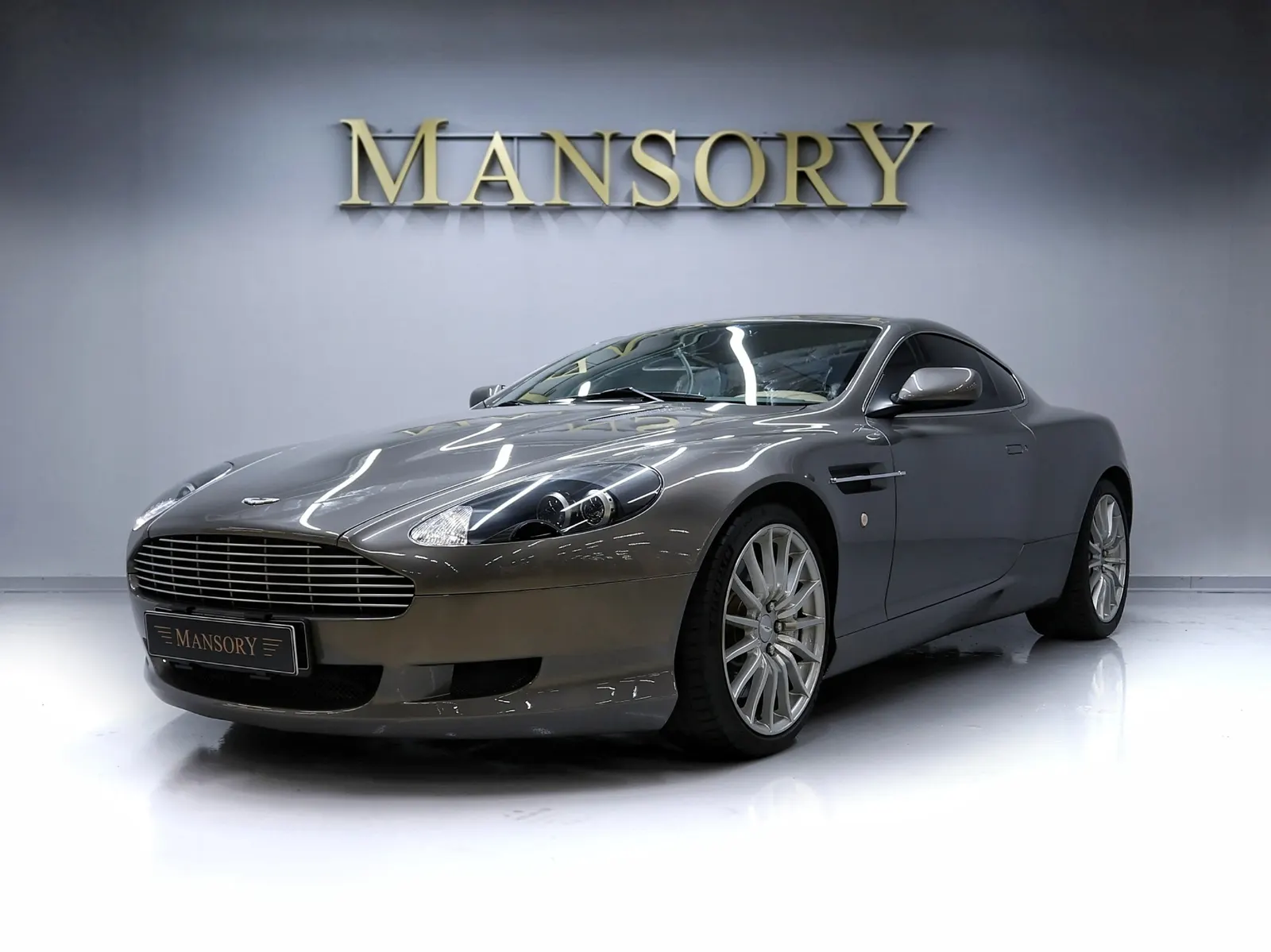 Aston Martin DB9 6.0 V12 Coupé 2006 — photo 1 sur 26