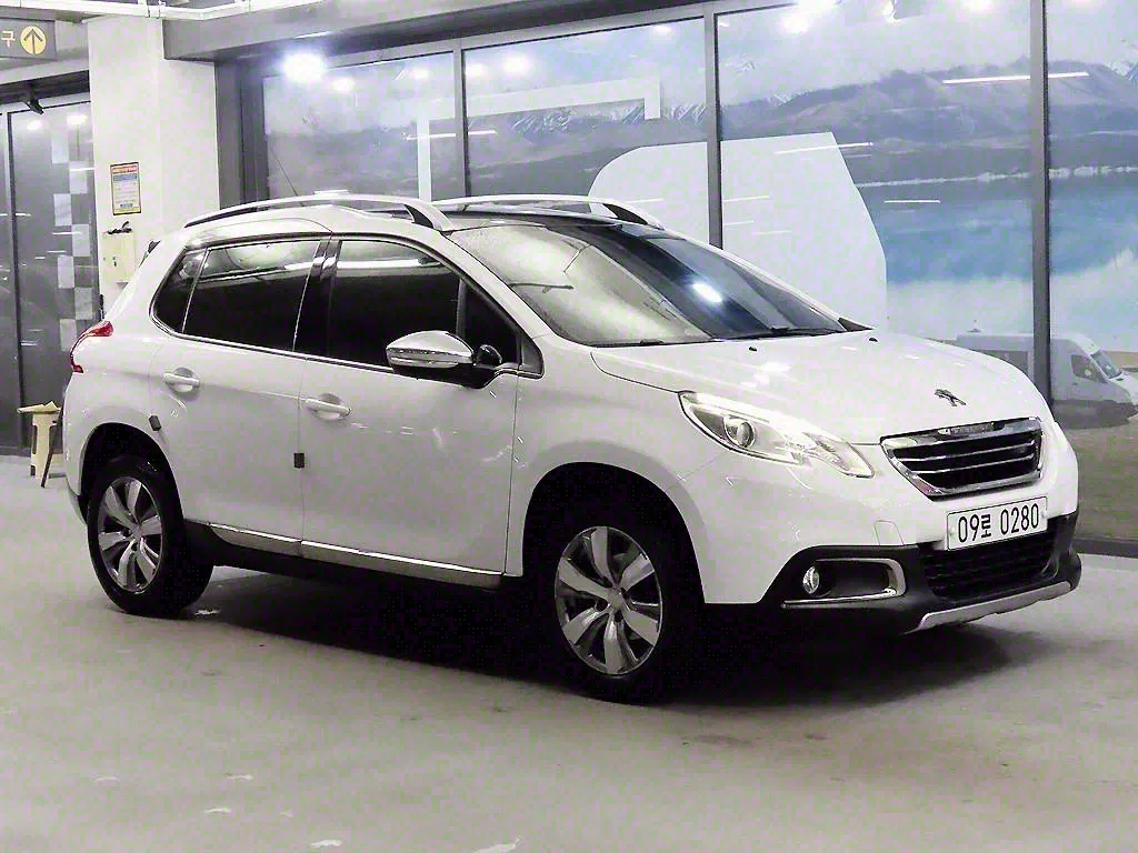 Peugeot 2008 1.6 e-HDi Feline S 2015 — photo 1 sur 25