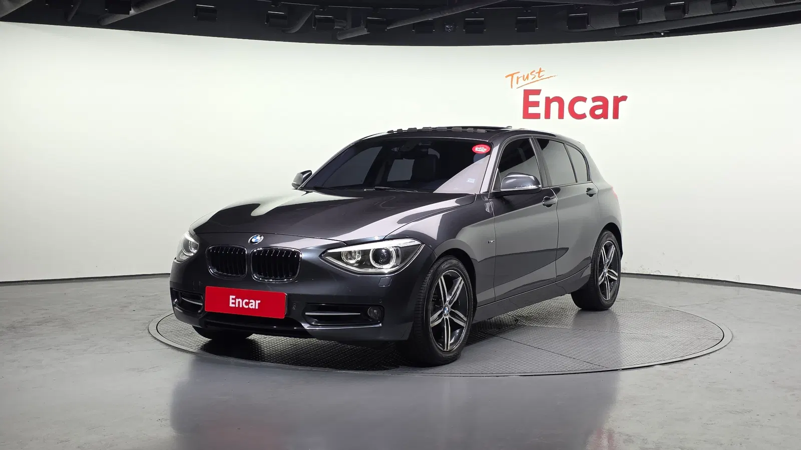 BMW Série 1 (F20) 120d Sport Pack1 5 portes 2013 — photo 1 sur 8