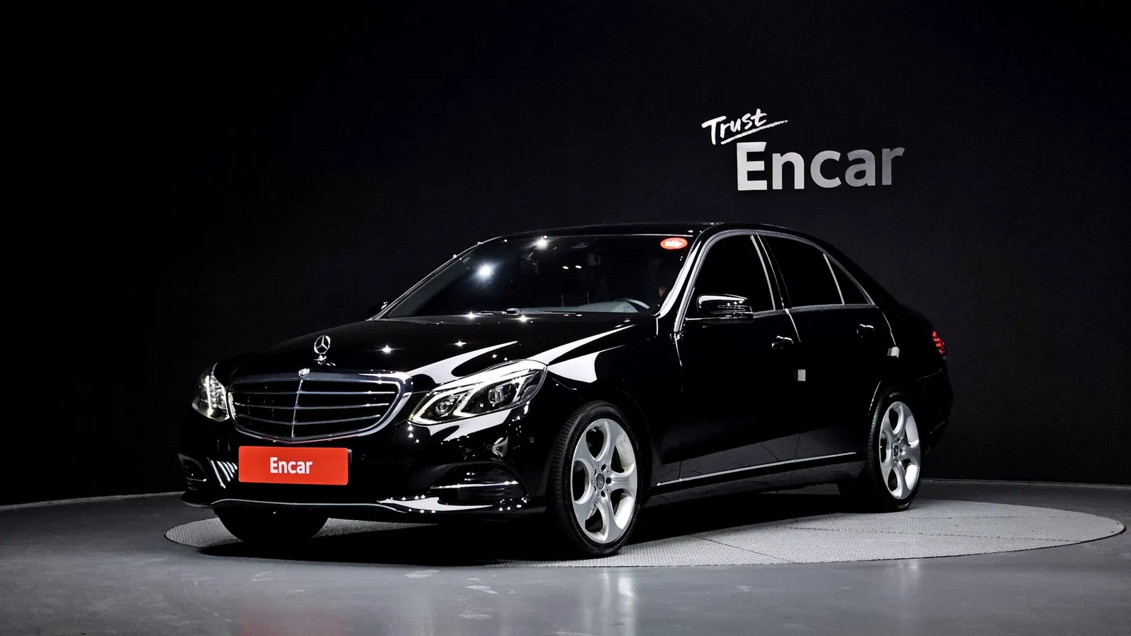 Mercedes-Benz Classe E E300 Elegance (W212) 2014 — photo 1 sur 20