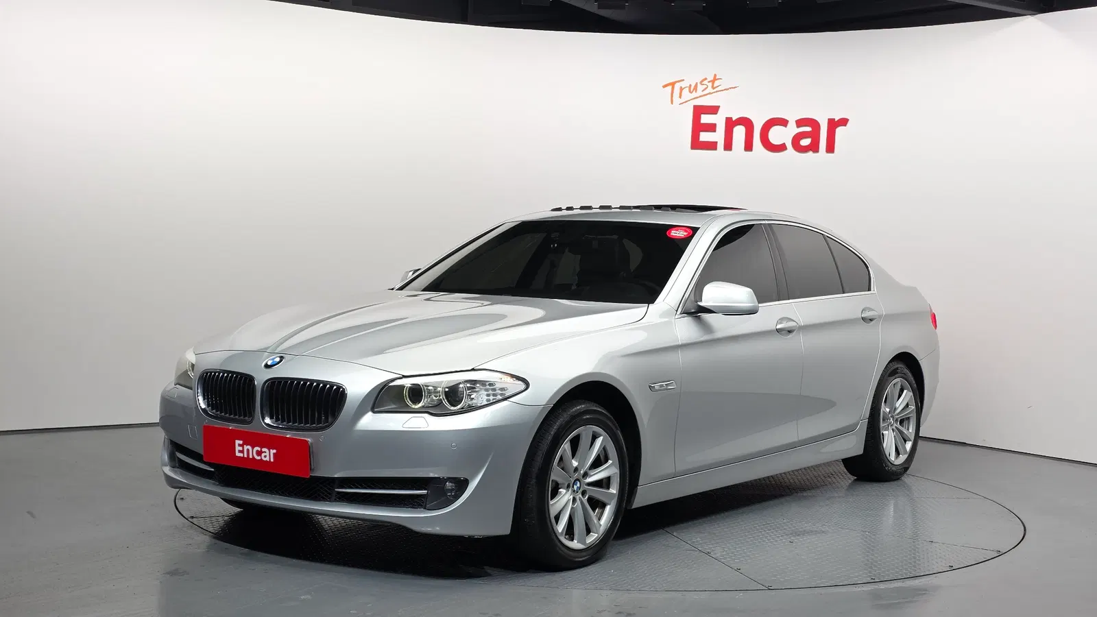 BMW Série 5 (F10) 520d 2011 — photo 1 sur 20