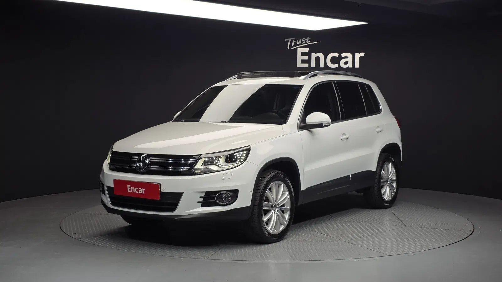 Volkswagen Tiguan 2.0 TDI Premium 2016 — photo 1 sur 20