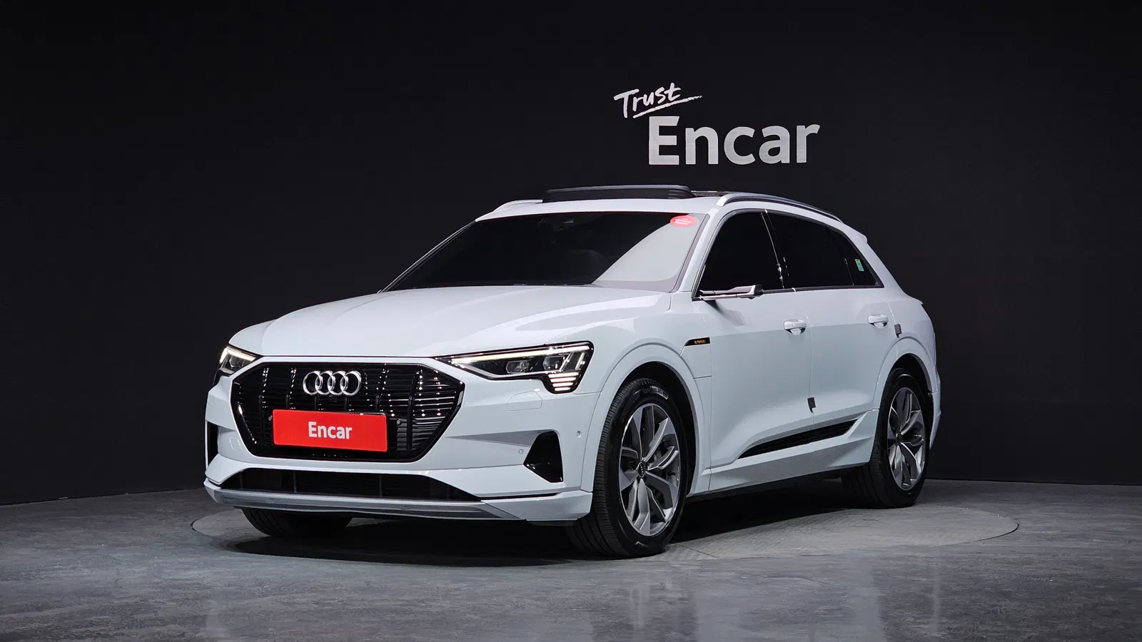 Audi e-tron 55 Quattro 2021 — photo 1 sur 20