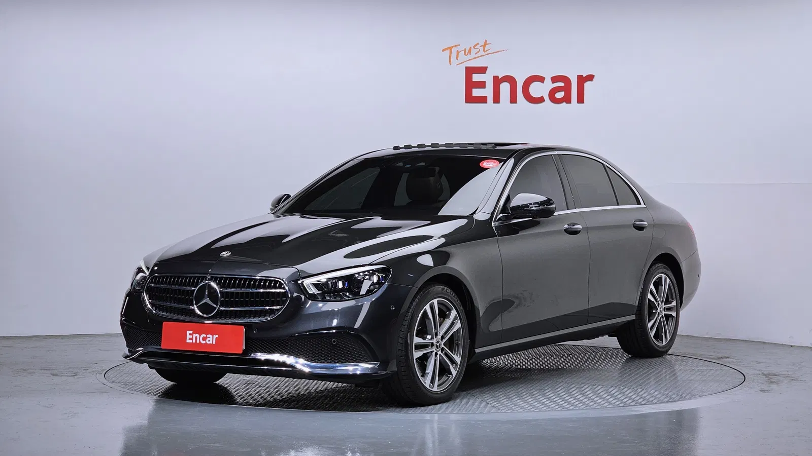 Mercedes-Benz Classe E E350 4MATIC Avantgarde (W213) 2021 — photo 1 sur 26
