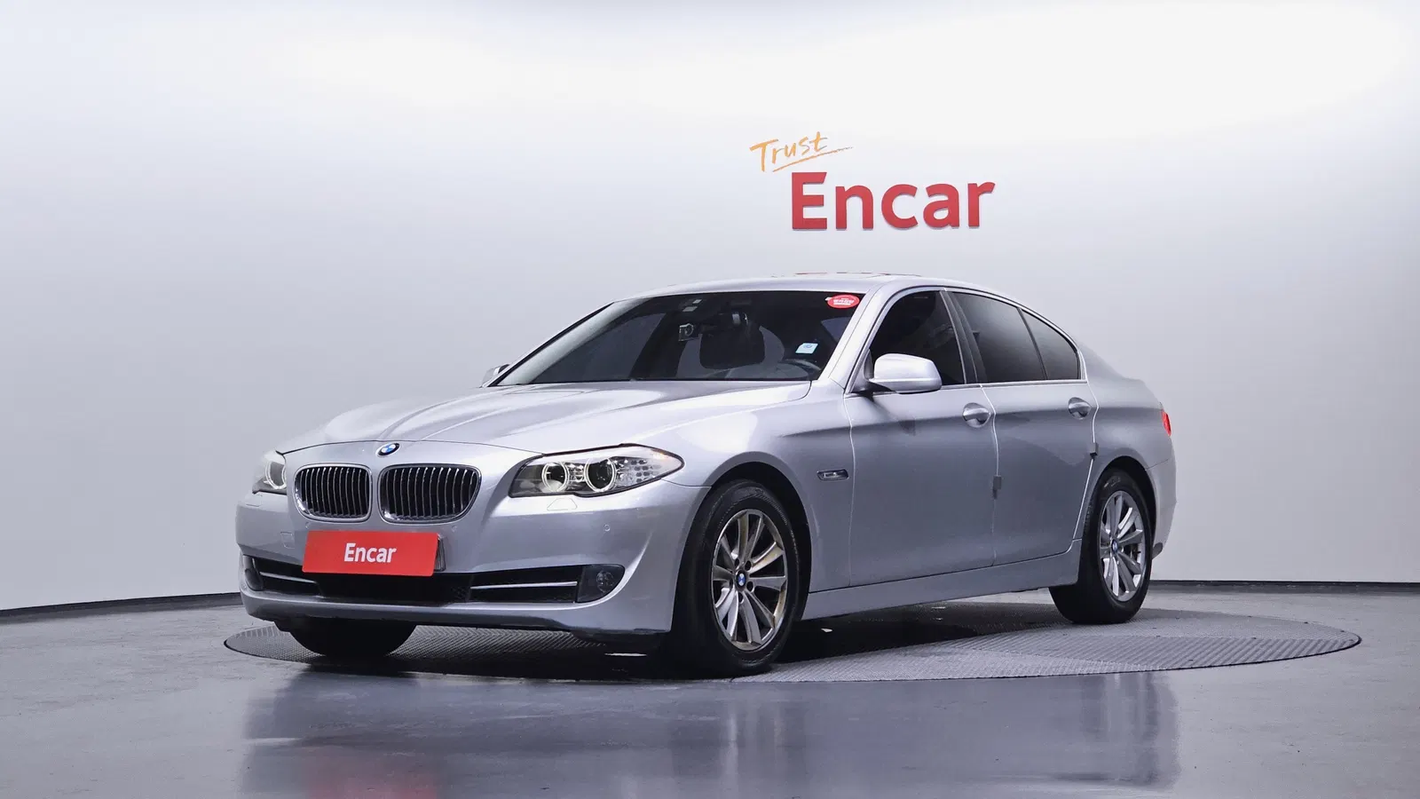 BMW Série 5 (F10) 520d 2011 — photo 1 sur 20