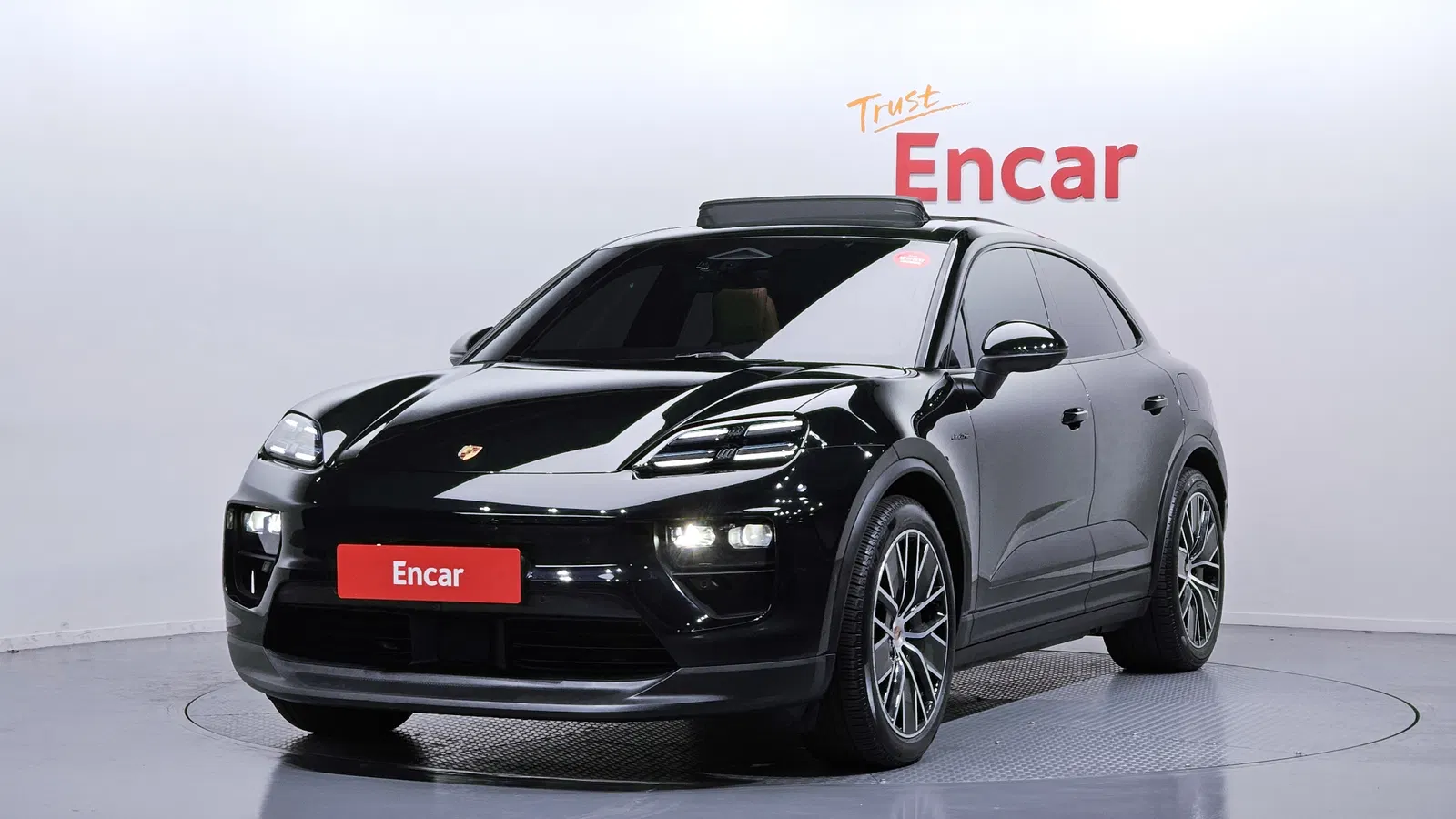 Porsche Macan EV Base 4 2025 — photo 1 sur 20