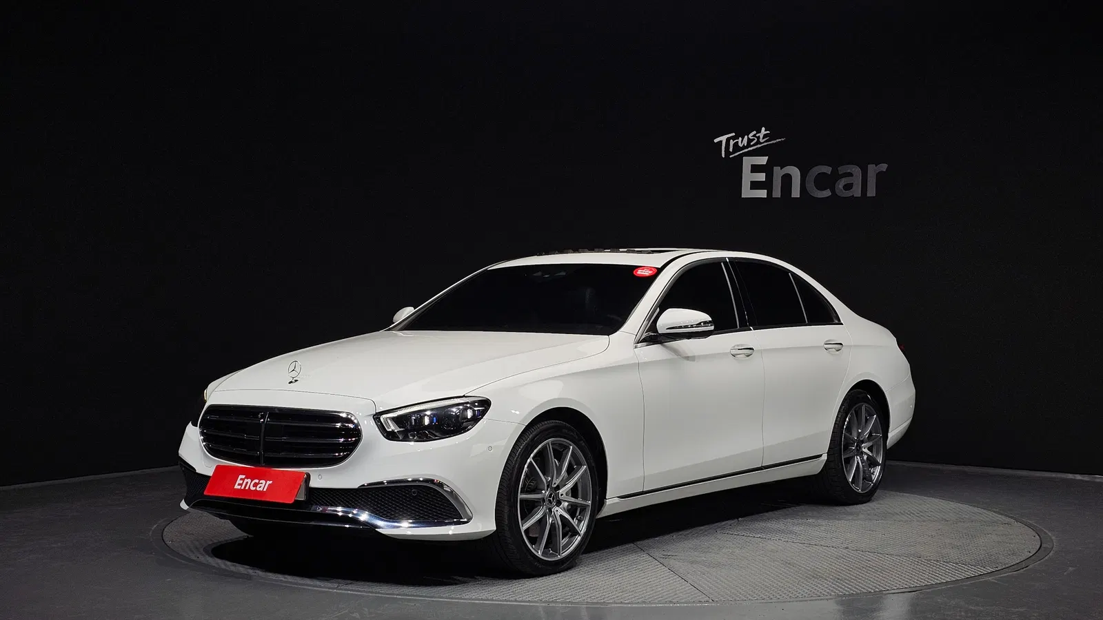 Mercedes-Benz Classe E E300e 4MATIC Exclusive (W213) 2022 — photo 1 sur 26